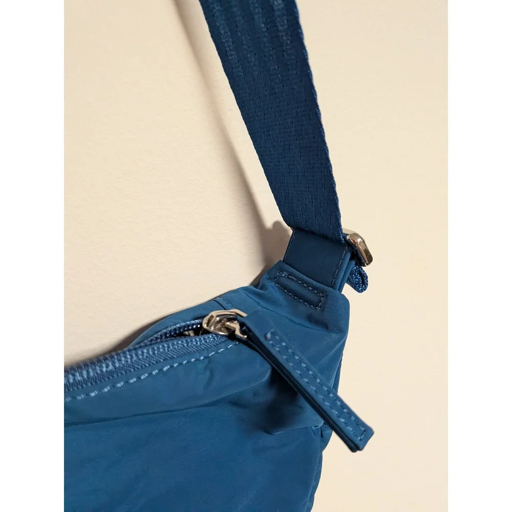 Athleta Women Blue All About Crossbody Bag Crescent Nylon Zip One Size‎